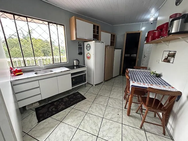 Frühstückspension Quarto 2 Economico Com Ar Cond E Smart Tv Filmes Itajaí