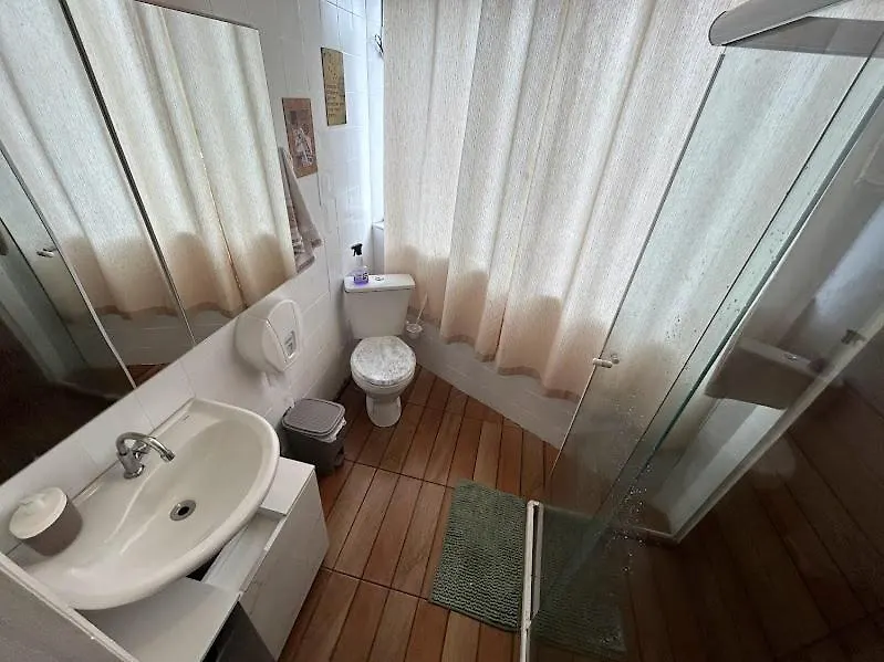 Quarto 2 Economico Com Ar Cond E Smart Tv Filmes Itajaí 0*,